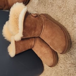 Ugg boots- Bailey Button